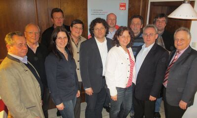 Die neue Vorstandschaft des SPD-Ortsvereins mit der SPD-Kreisvorsitzenden Ruth Müller