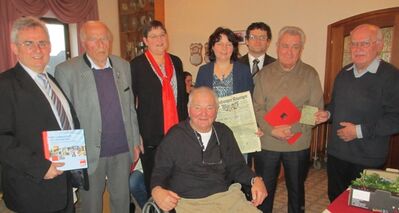 Albert Pongratz und die Zeitzeugen Martin Lackermeier, Franz Leneis und Josef Sehofer im Beisein der Festredner