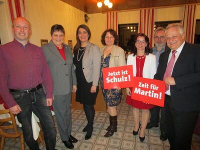 v.l. Michael Kapfhammer, Christel Engelhard, Filiz Cetin, Ruth Müller, Anja König, Hans Seidl und Hans Wagner