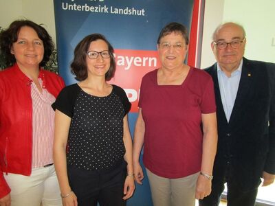 Infos zur Seniorenarbeit: Ruth Müller MdL, Janine Bertram, stellv. Landrätin Christel Engelhardt und Gerhard Wick